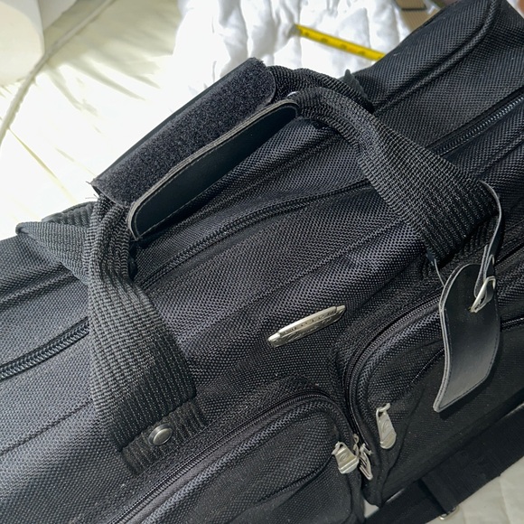 Ricardo Proton duffel overnight carry on black - Picture 9 of 11